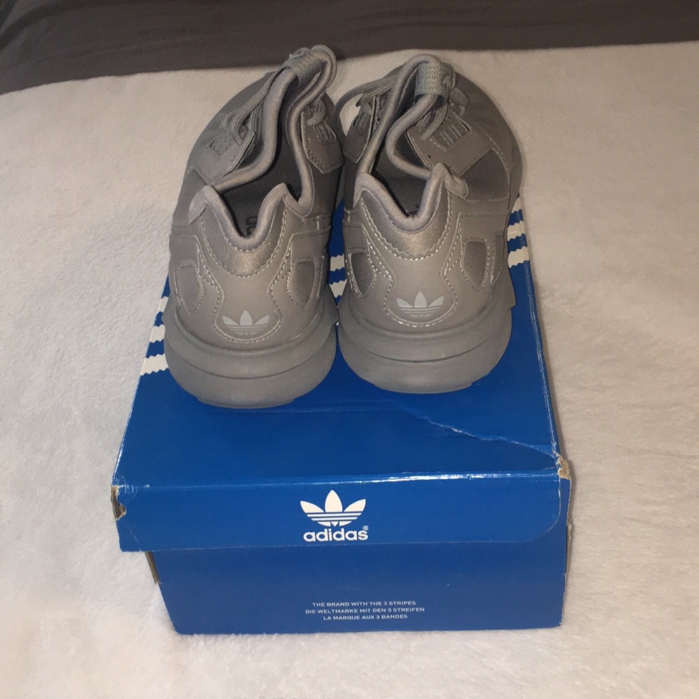 ADIDAS TUBULAR RUNNER GREY SIZE 7 MEN & 8.5 WOMEN - Picture 3 of 4